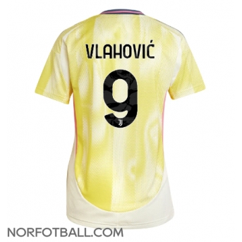Billige Fotballdrakt Juventus Dusan Vlahovic #9 Replika Bortedrakt Dame 2024-25 Kortermet